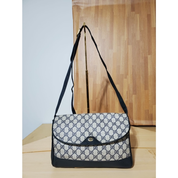 Gucci Handbags - Gucci NAVY GG SUPREME CANVAS SHOULDER BAG